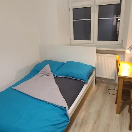 ゲストハウス Centrally Located Cozy *
